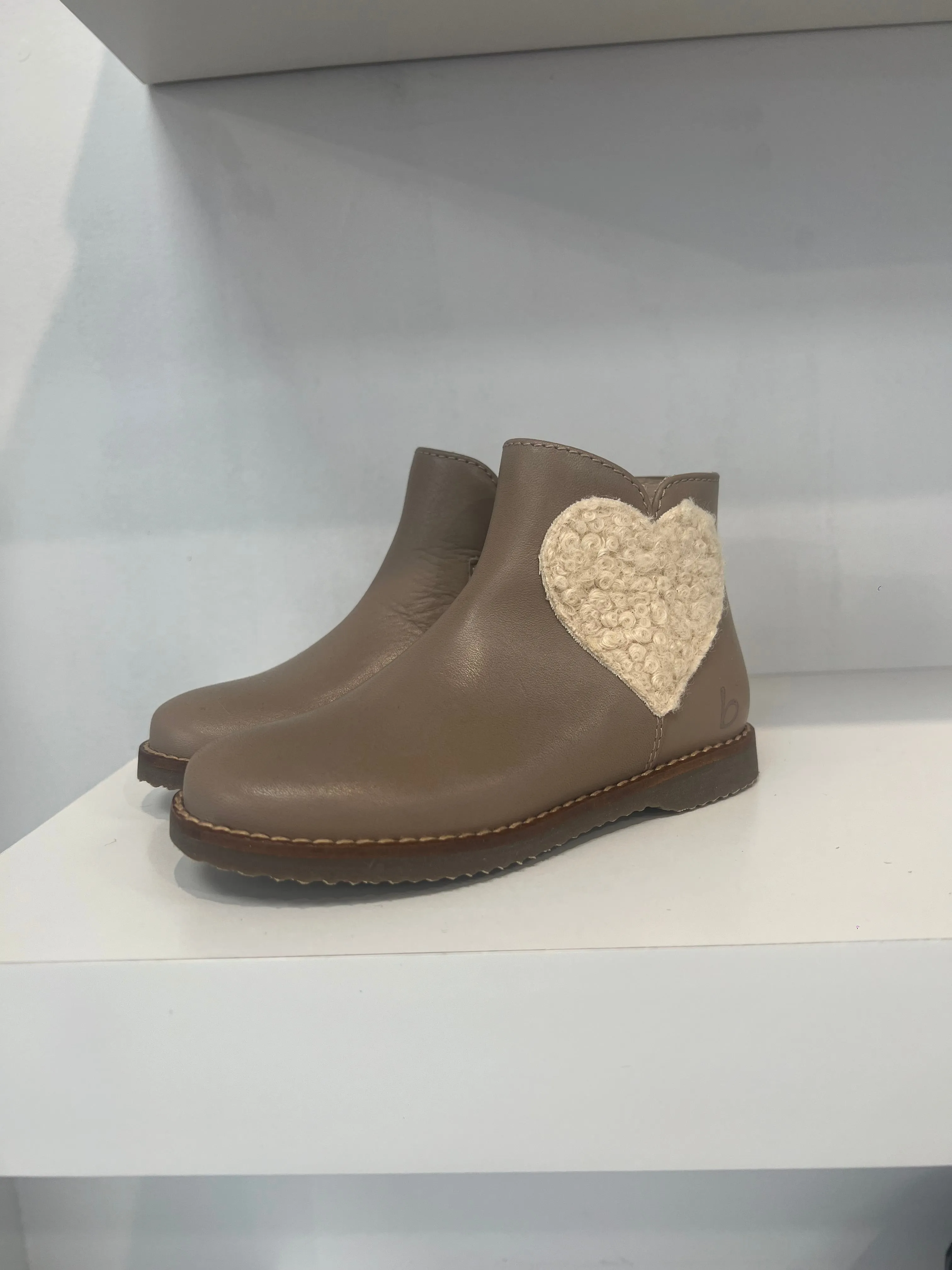 Beberlis Taupe Sherpa Heart Bootie