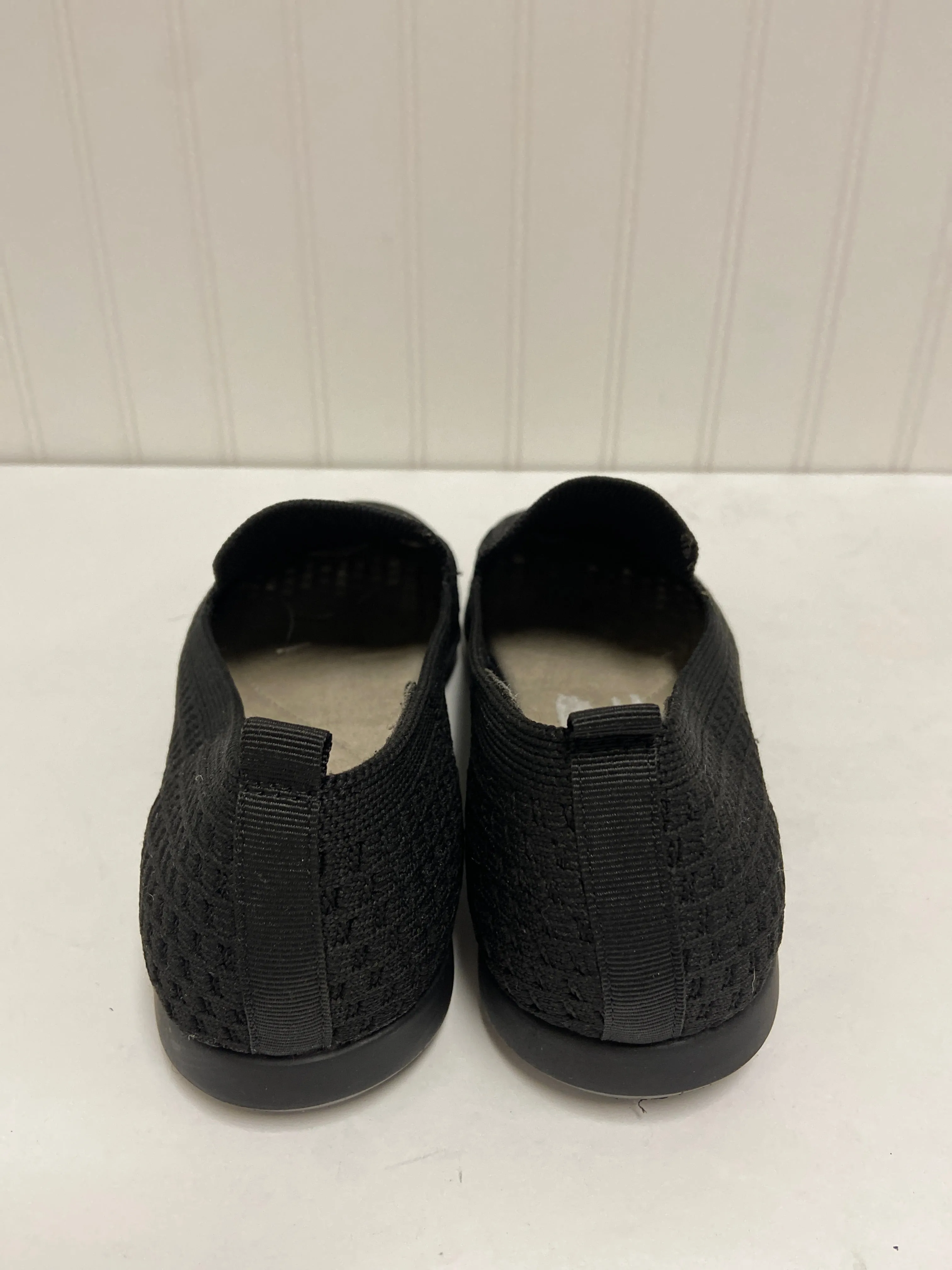 Black Shoes Flats White Mountain, Size 8