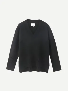 N.84 Cashmere Oversized V-neck in Black