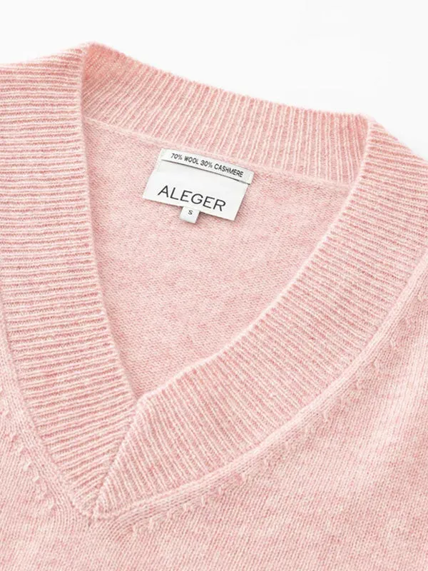 N.84 Cashmere Oversized V-neck in Rose