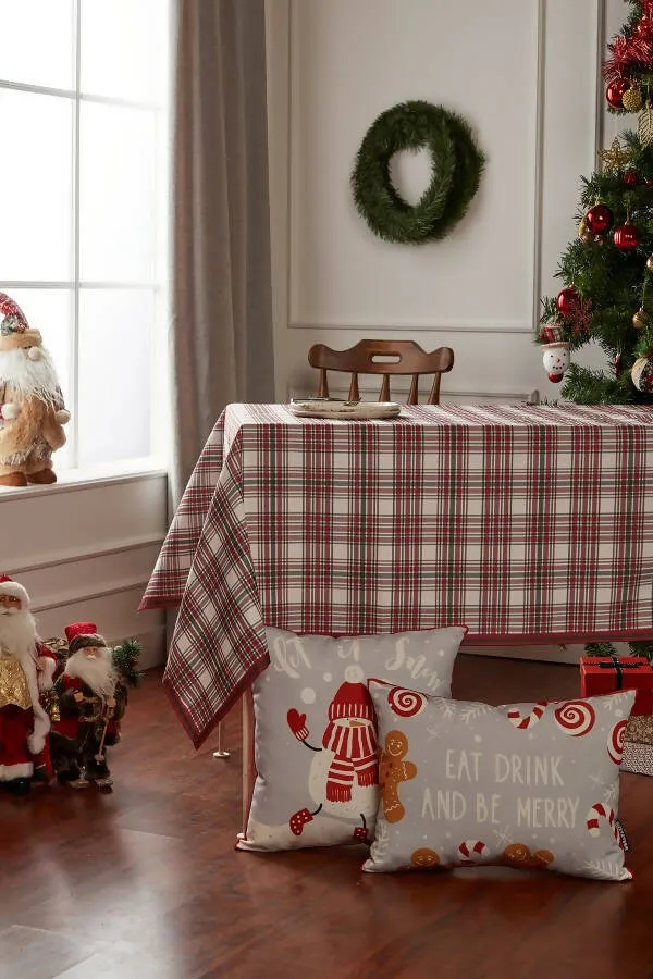 Plaid Holiday or Cookout Table Cloth, Rectangular, 55"x86"