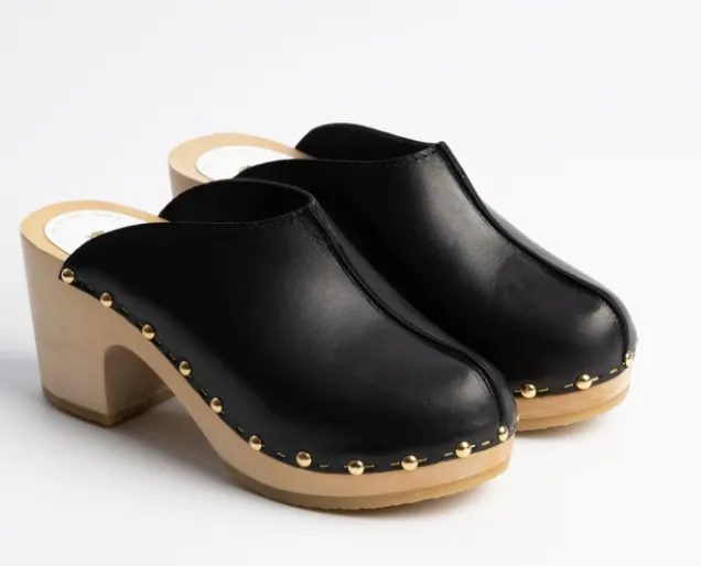 YOUYOU Yndies Black Leather Clogs Sandals